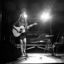 This lady sings the blues, y'all!